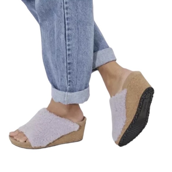 Papillio by Birkenstock Shoes - Papillio by Birkenstock Shearling Namica Women size L6/EUR 37